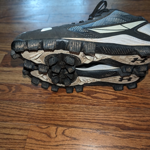 Under Armour Baseball cleats - Picture 3 of 6